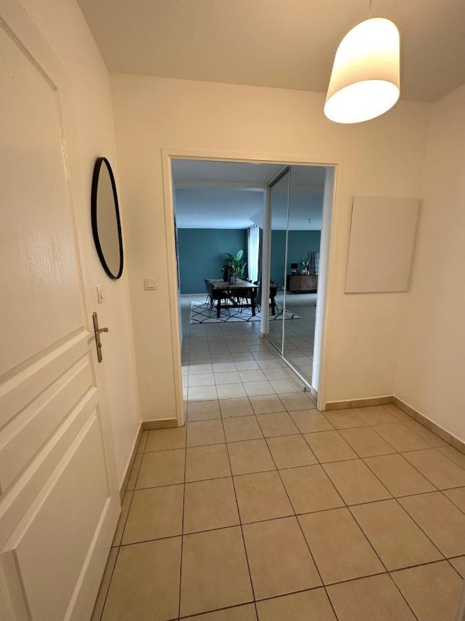 Ferienwohnung L'Escale Du Trianon Le Plessis-Robinson Exterior foto